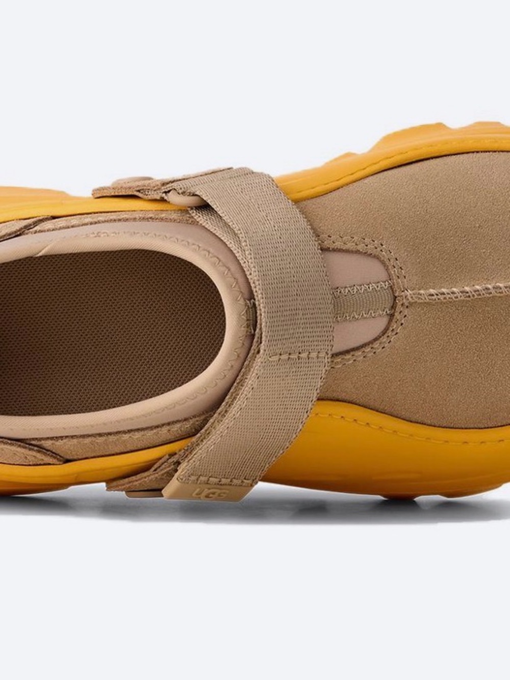 UGG Peakmod low cut.  USA 10 Men - Picture 2 of 5